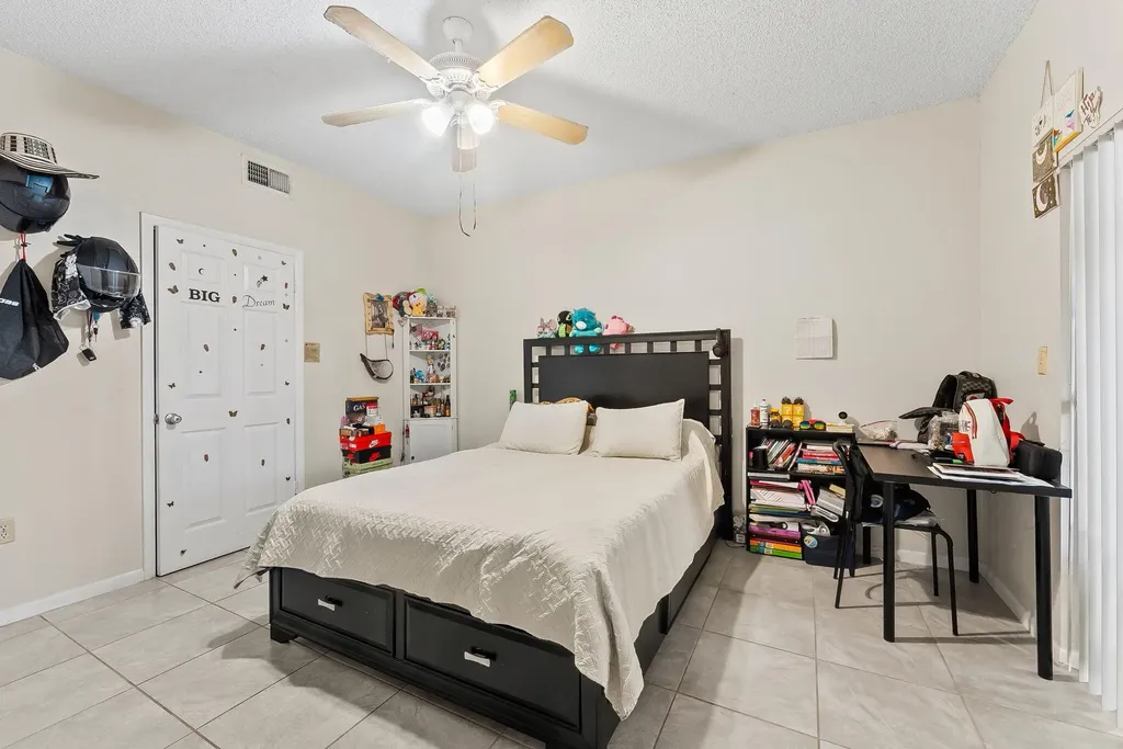 2550 SW 18th Terrace Fort Lauderdale FL 33315
