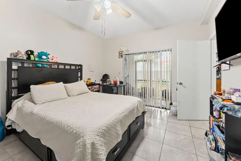 2550 SW 18th Terrace Fort Lauderdale FL 33315