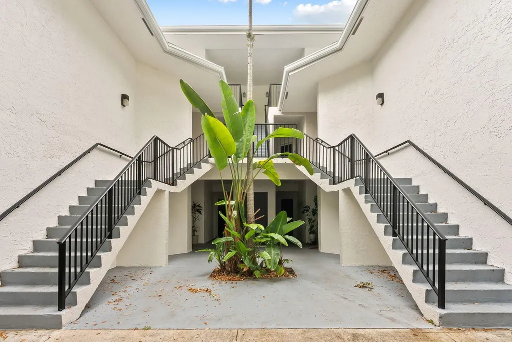 2550 SW 18th Terrace Fort Lauderdale FL 33315