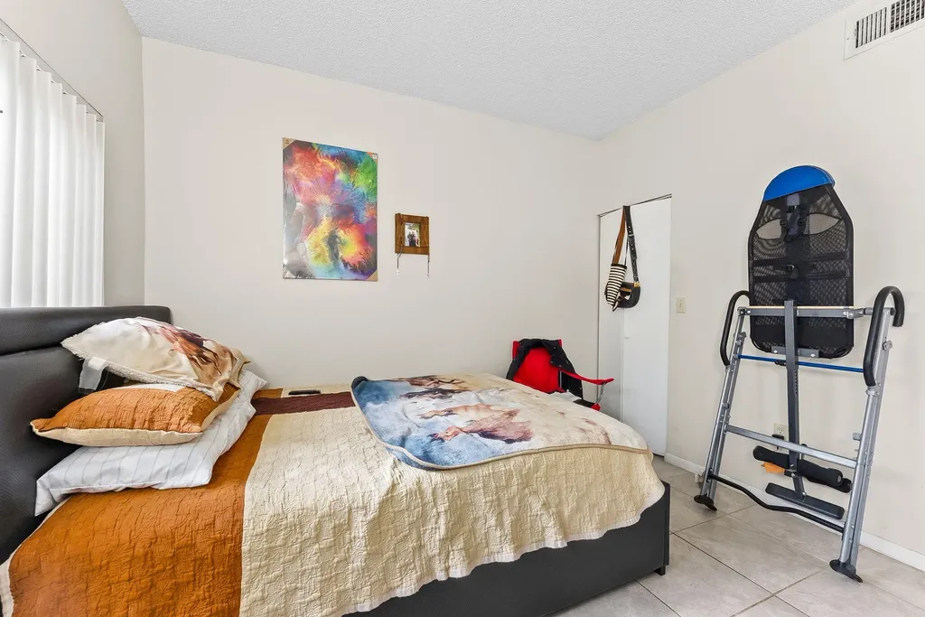 2550 SW 18th Terrace Fort Lauderdale FL 33315