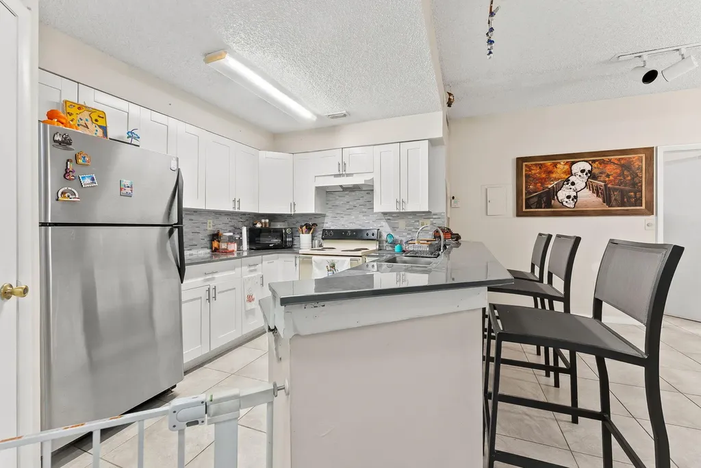 2550 SW 18th Terrace Fort Lauderdale FL 33315