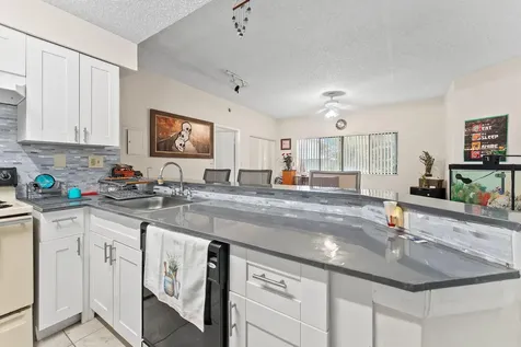 2550 SW 18th Terrace Fort Lauderdale FL 33315