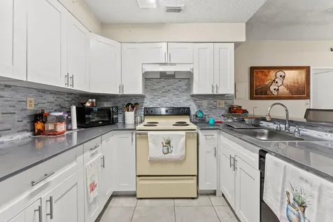 2550 SW 18th Terrace Fort Lauderdale FL 33315