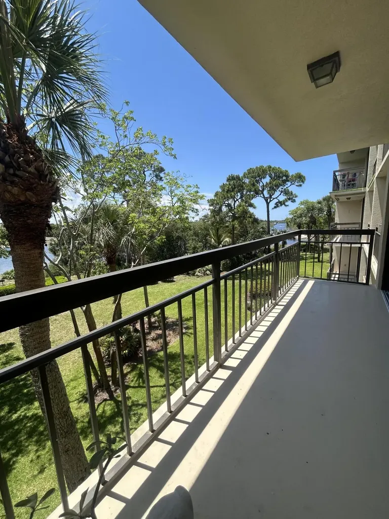 1901 Marina Isle Way Jupiter FL 33477