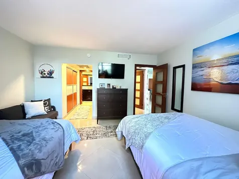 4001 S Ocean Drive Hollywood FL 33019