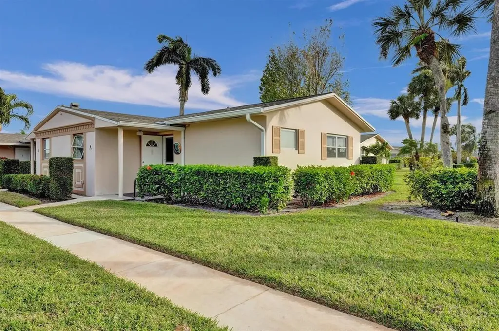 2592 E Dudley Drive Drive E West Palm Beach FL 33415