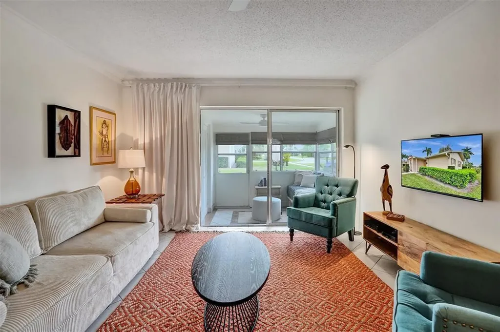 2592 E Dudley Drive Drive E West Palm Beach FL 33415