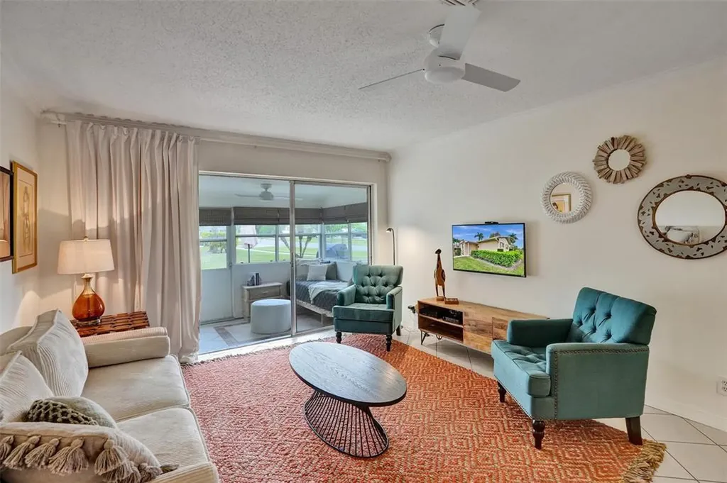 2592 E Dudley Drive Drive E West Palm Beach FL 33415