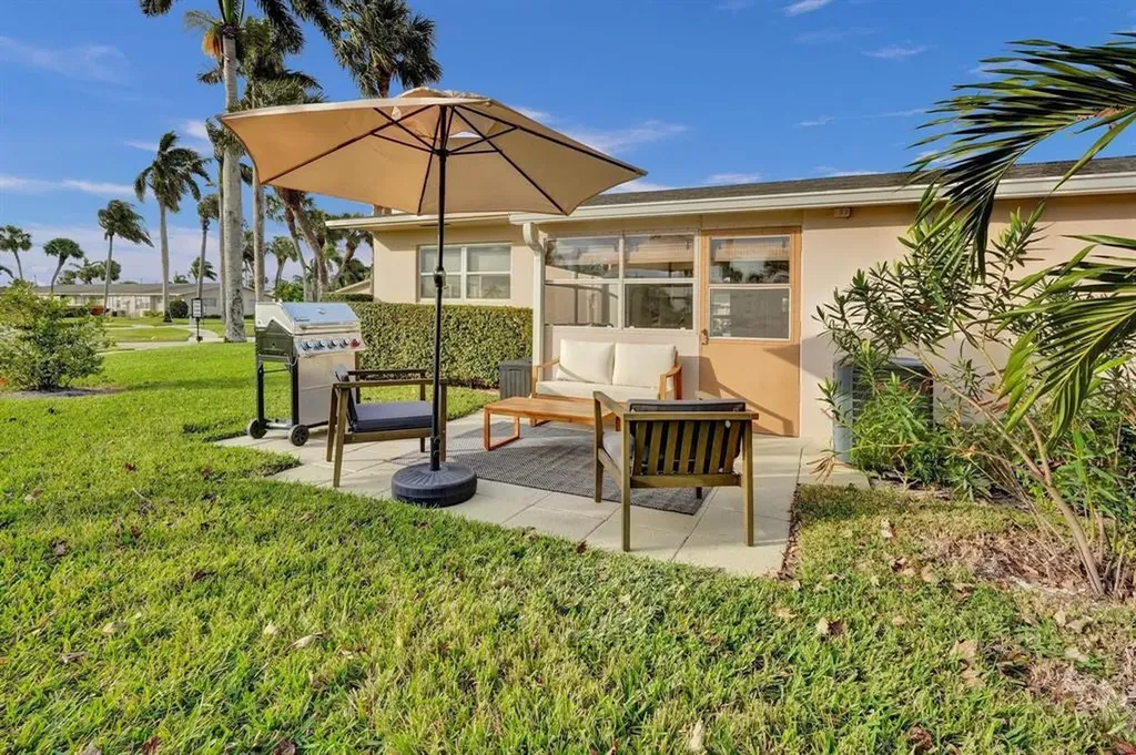 2592 E Dudley Drive Drive E West Palm Beach FL 33415