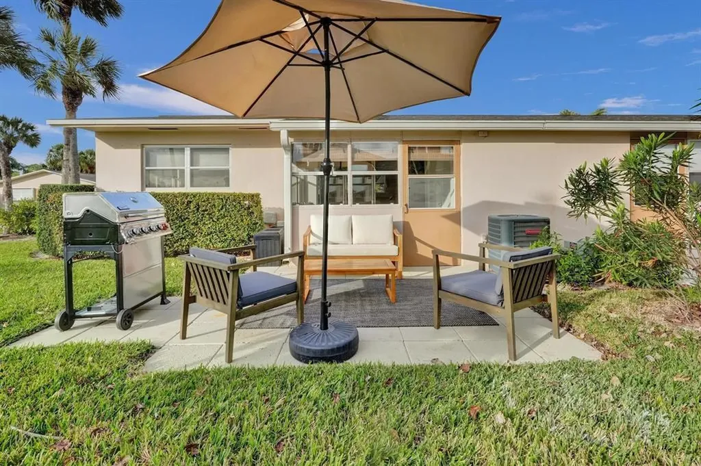 2592 E Dudley Drive Drive E West Palm Beach FL 33415