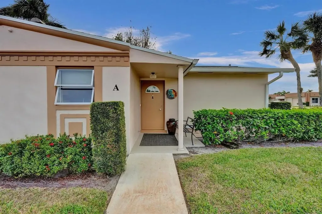 2592 E Dudley Drive Drive E West Palm Beach FL 33415