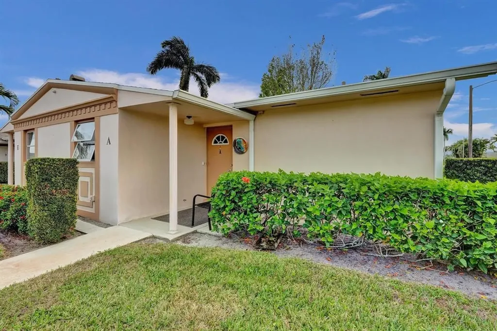 2592 E Dudley Drive Drive E West Palm Beach FL 33415