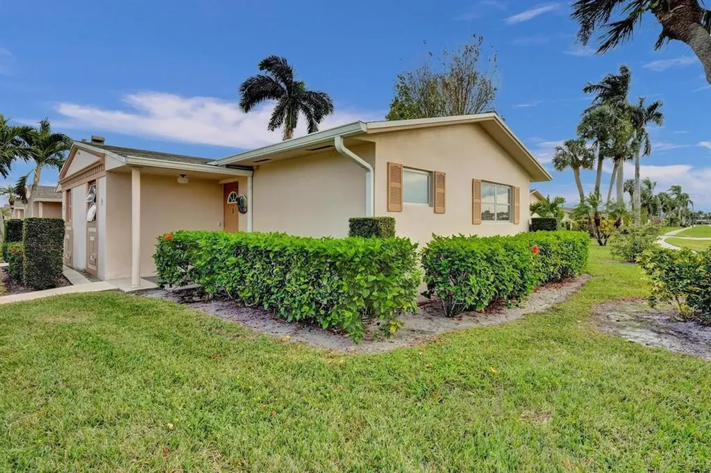 2592 E Dudley Drive Drive E West Palm Beach FL 33415