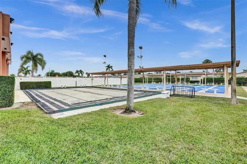 2592 E Dudley Drive Drive E West Palm Beach FL 33415