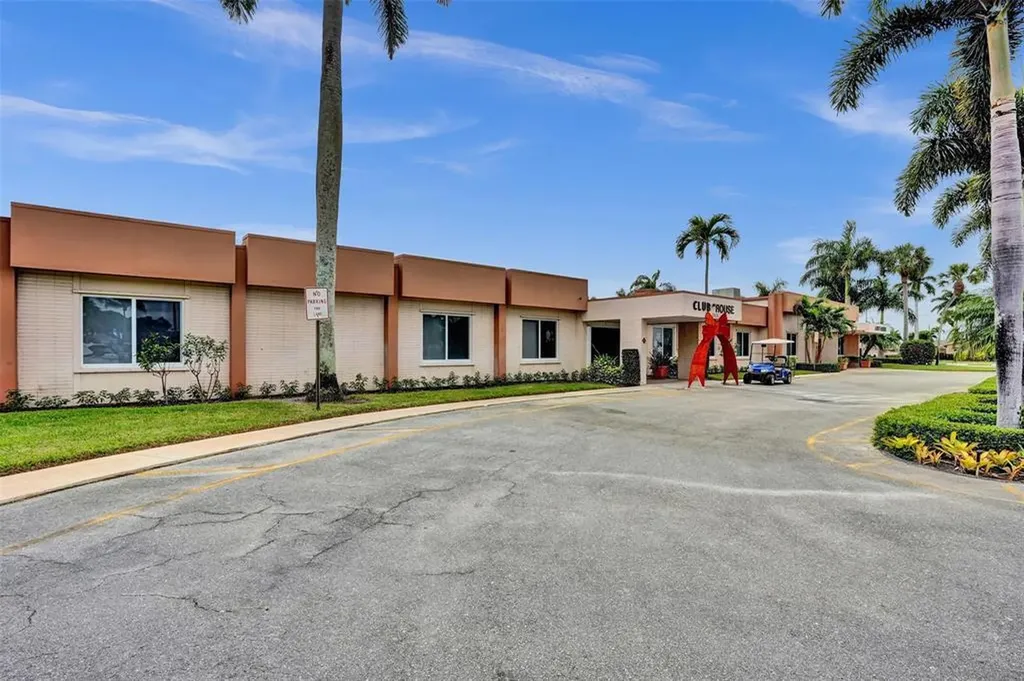 2592 E Dudley Drive Drive E West Palm Beach FL 33415