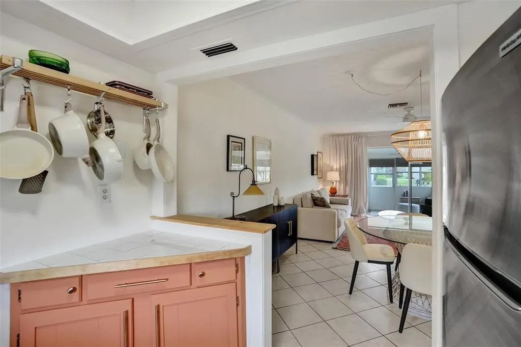 2592 E Dudley Drive Drive E West Palm Beach FL 33415