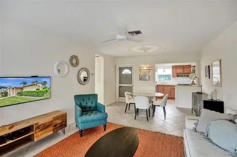 2592 E Dudley Drive Drive E West Palm Beach FL 33415