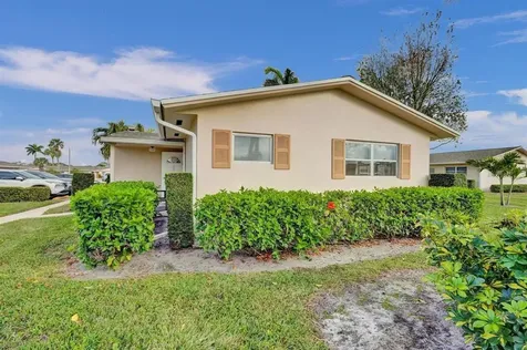 2592 E Dudley Drive Drive E West Palm Beach FL 33415
