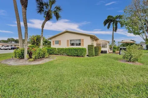 2592 E Dudley Drive Drive E West Palm Beach FL 33415