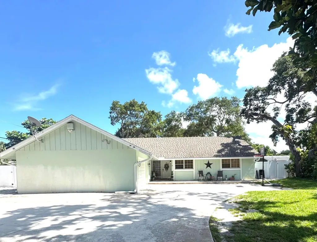 2518 Ranch House Road West Palm Beach FL 33406