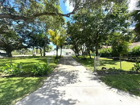 2518 Ranch House Road West Palm Beach FL 33406