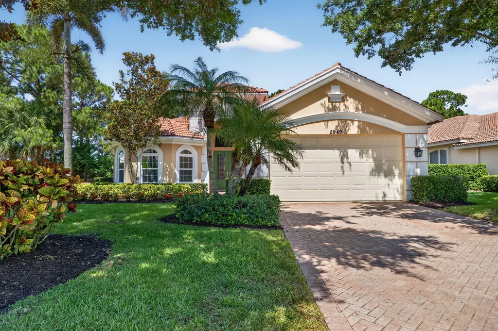 8949 Champions Way Port St Lucie FL 34986