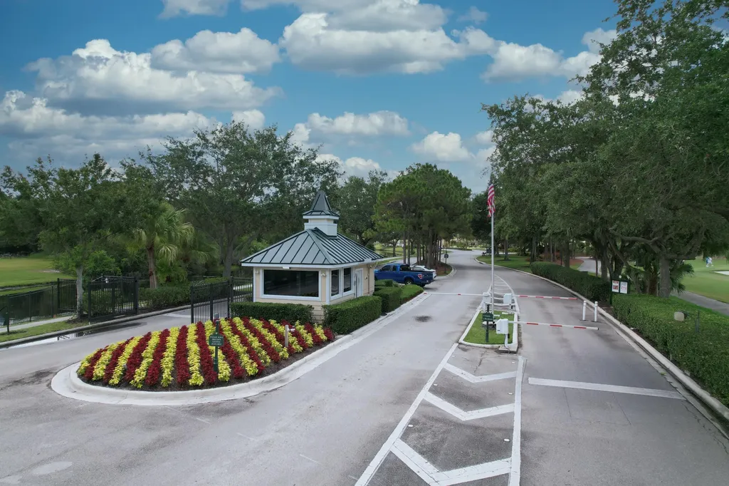 8949 Champions Way Port St Lucie FL 34986