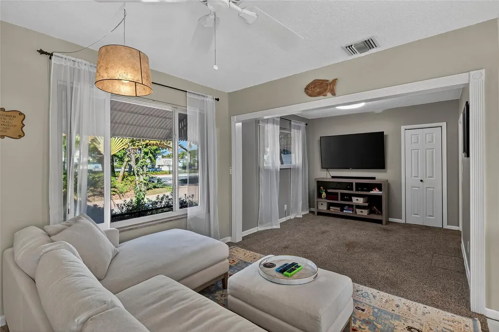 40 SW 9th Court Pompano Beach FL 33060