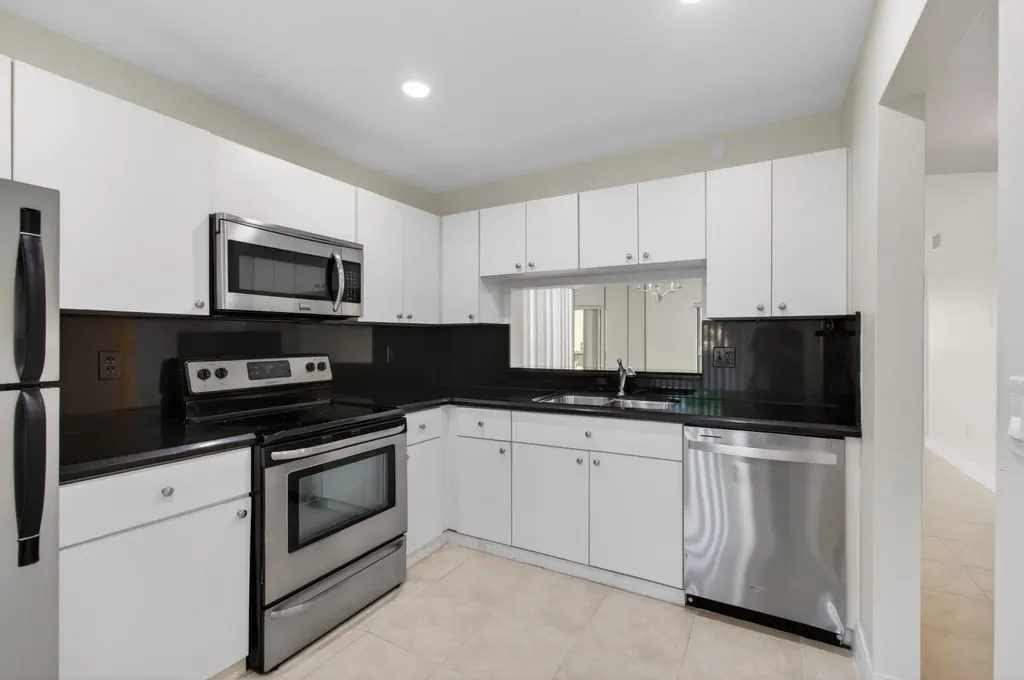 351 Club Circle Boca Raton FL 33487