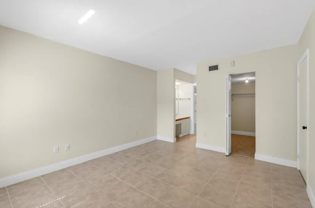 351 Club Circle Boca Raton FL 33487