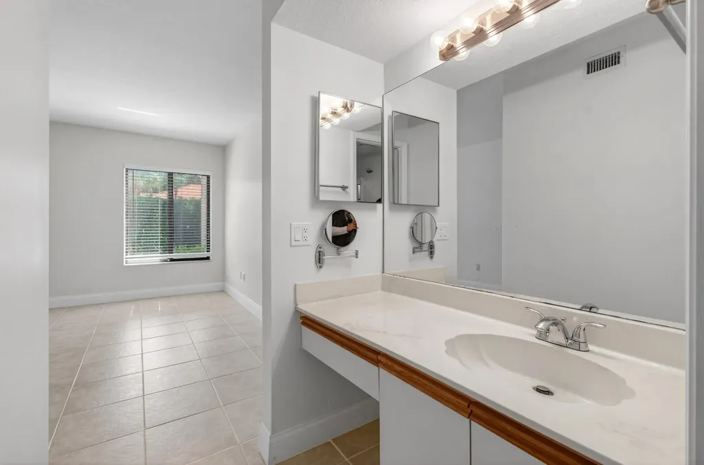 351 Club Circle Boca Raton FL 33487