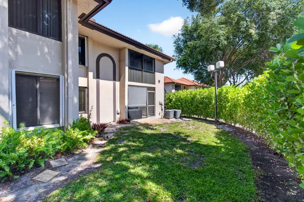 351 Club Circle Boca Raton FL 33487