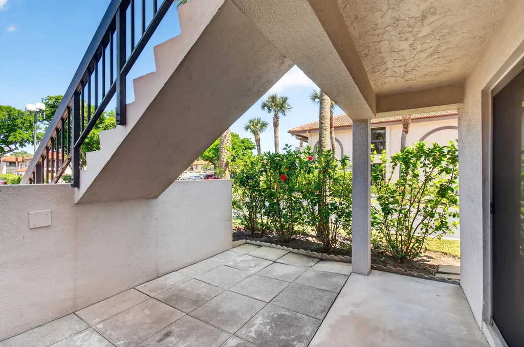 351 Club Circle Boca Raton FL 33487