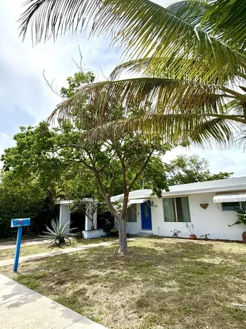 24 SW 12th Street Dania Beach FL 33004
