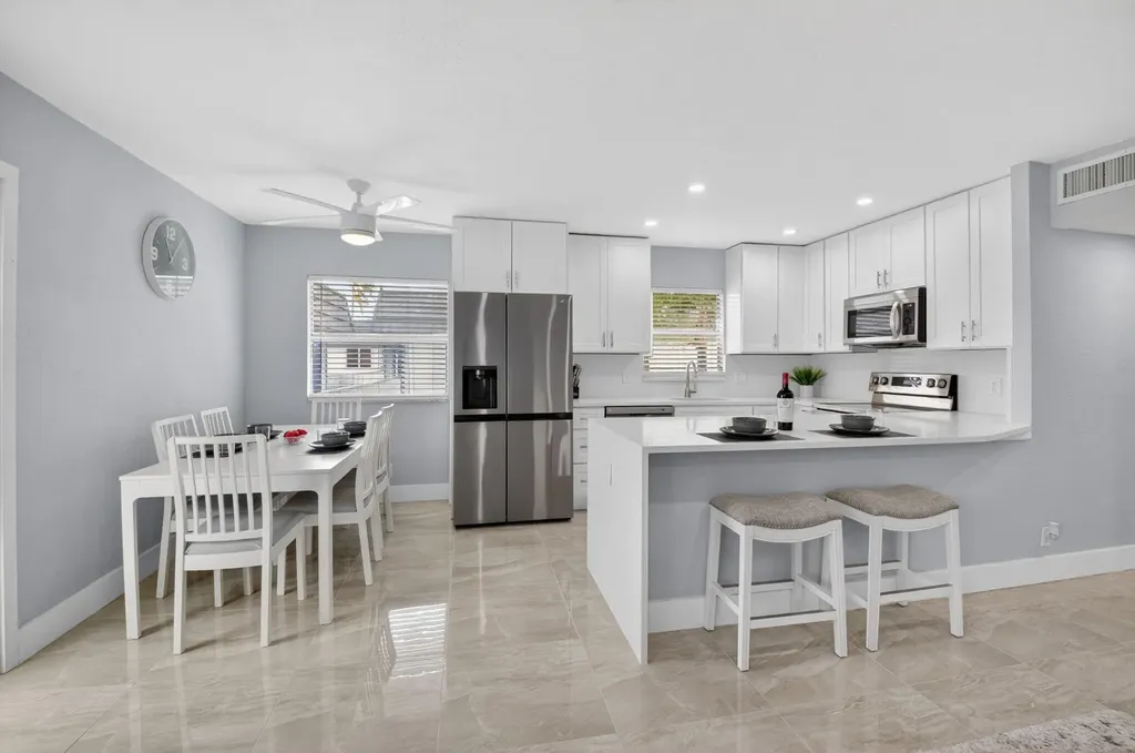 321 Saxony Trail Delray Beach FL 33446