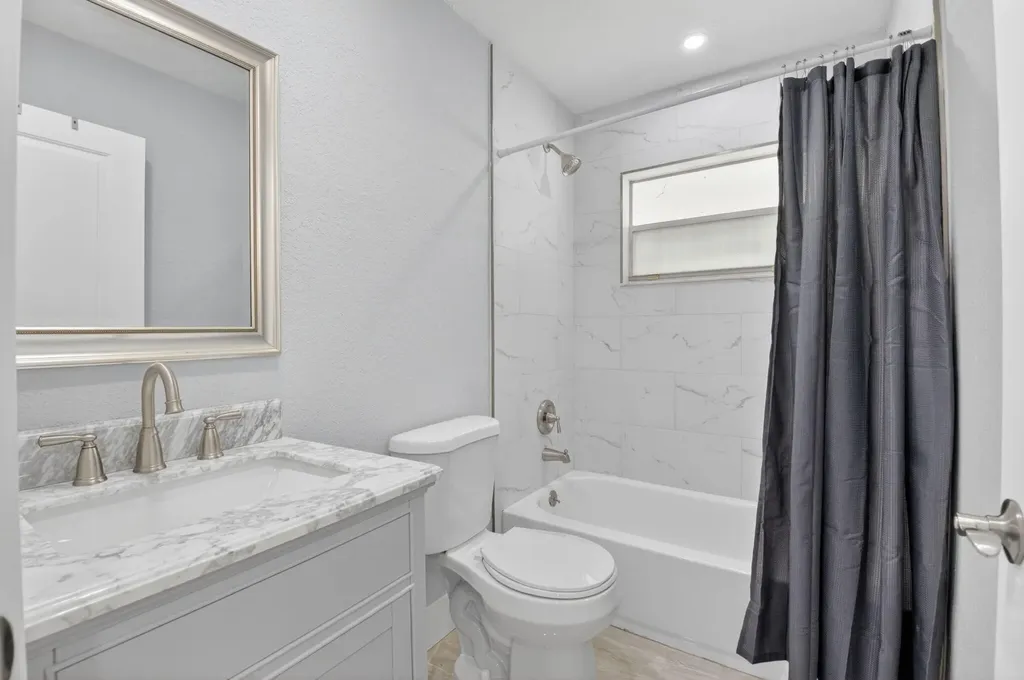 321 Saxony Trail Delray Beach FL 33446