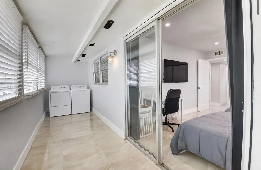 321 Saxony Trail Delray Beach FL 33446