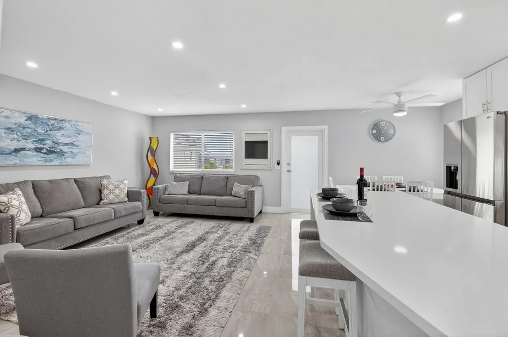 321 Saxony Trail Delray Beach FL 33446