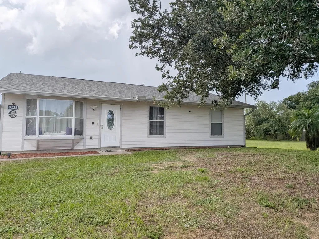 9225 101st Avenue Vero Beach FL 32967