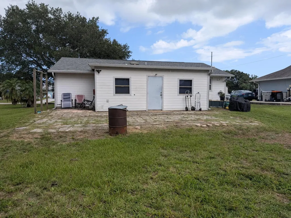 9225 101st Avenue Vero Beach FL 32967