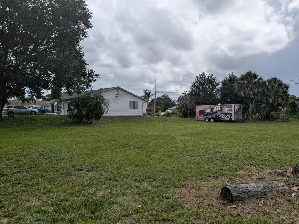 9225 101st Avenue Vero Beach FL 32967