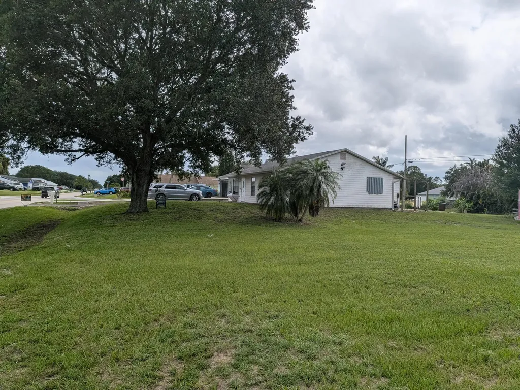 9225 101st Avenue Vero Beach FL 32967