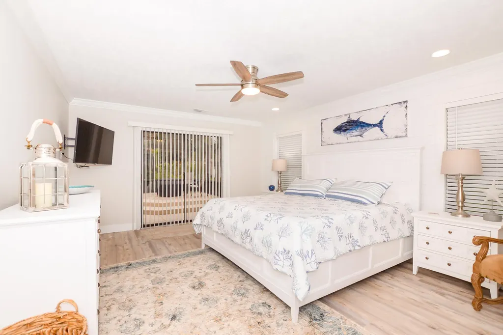 2411 NE Pinecrest Lakes Boulevard Jensen Beach FL 34957