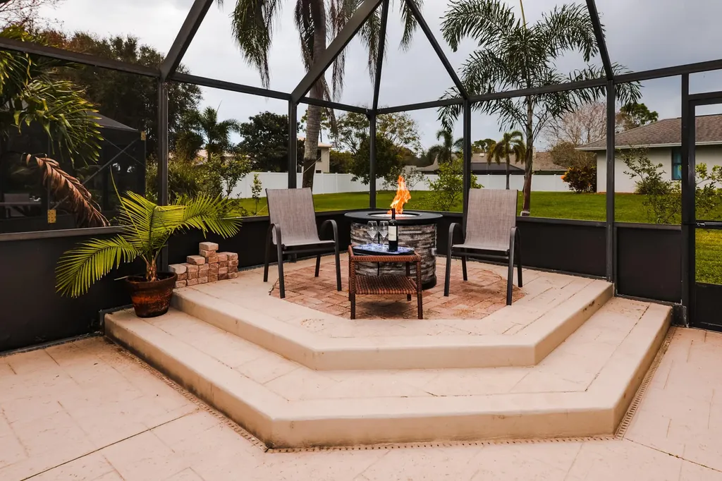 2411 NE Pinecrest Lakes Boulevard Jensen Beach FL 34957