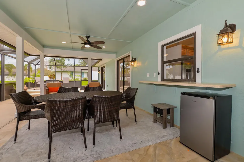 2411 NE Pinecrest Lakes Boulevard Jensen Beach FL 34957