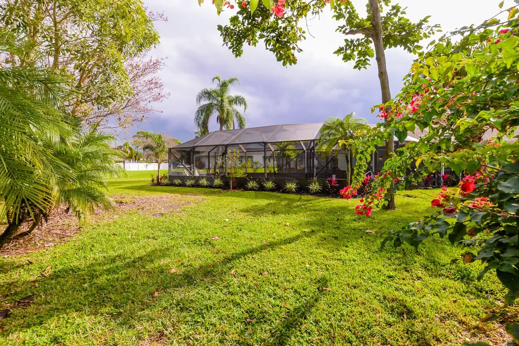 2411 NE Pinecrest Lakes Boulevard Jensen Beach FL 34957