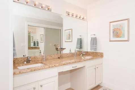 2411 NE Pinecrest Lakes Boulevard Jensen Beach FL 34957