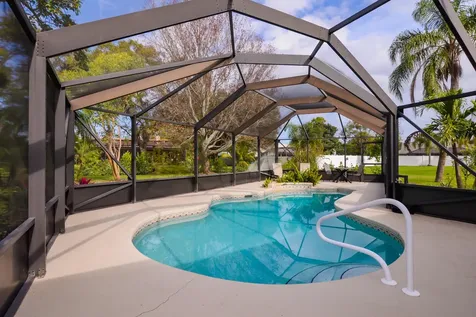 2411 NE Pinecrest Lakes Boulevard Jensen Beach FL 34957