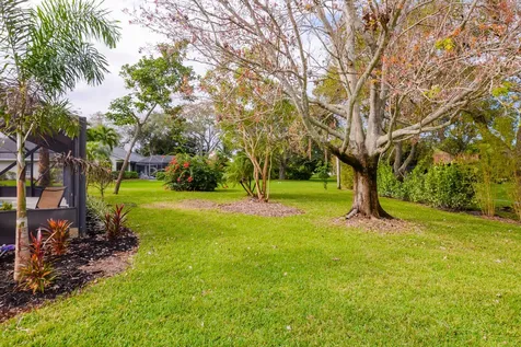 2411 NE Pinecrest Lakes Boulevard Jensen Beach FL 34957