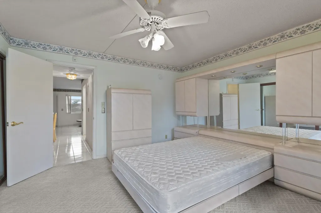 270 Farnham L Deerfield Beach FL 33442